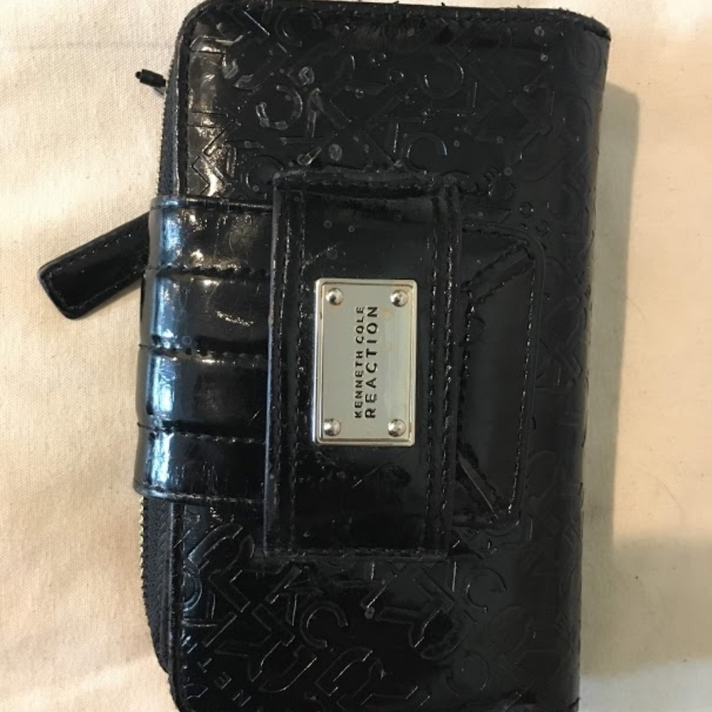 Kenneth Cole Reaction Wristlet
